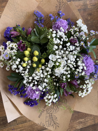 Natures Choice - This very special collection of the finest flowers is wrapped in paper and tied using natural materials. D2F's Eco range has been specially created using fully-biodegradeable or recyclable packaging. Kraft paper, raffia and biodegradeable string, as well as fully-recyclable containers.